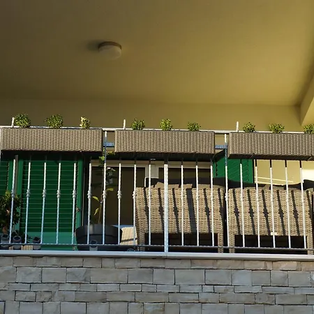 Zen Den Apartment *