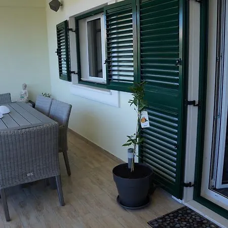 Zen Den Apartment Zaboric